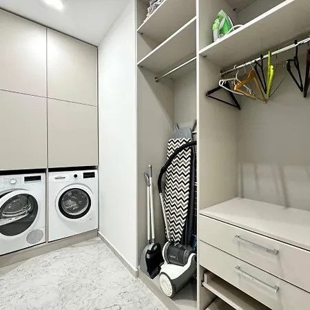 Ξενοδοχείο με διαμερίσματα Kamanina Stylish 4*
